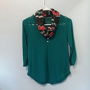 Shirt w/ scarf